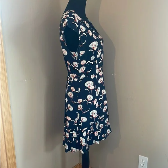 J. Crew Navy Floral Faux Wrap Ruffle Dress Size 8 - Picture 3 of 7